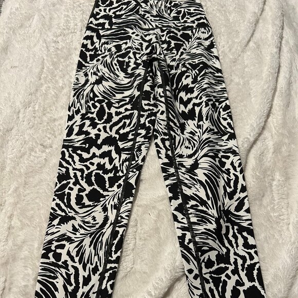 Stylish Black and White Patterned Women's Pants - Picture 1 of 3